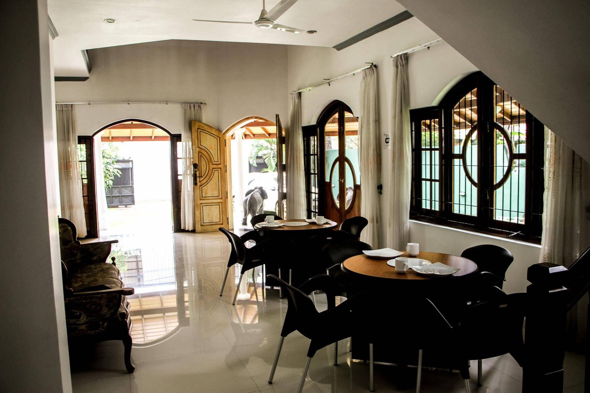 Flipflop Hostel Negombo Kültér fotó